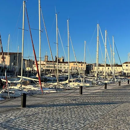 Cozy Completely Renovated With Breathtaking Views Of The Port