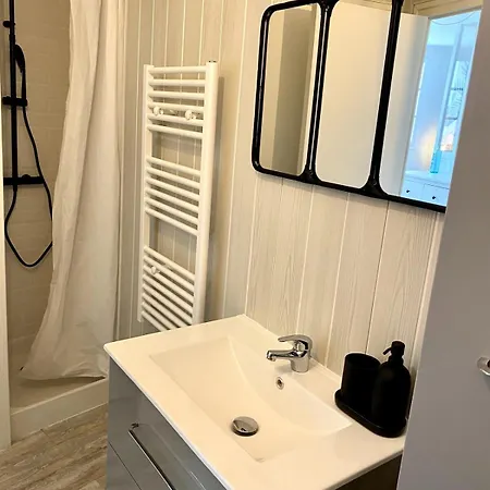 Cozy Completely Renovated With Breathtaking Views Of The Port Apartamento Saint-Martin-de-Ré