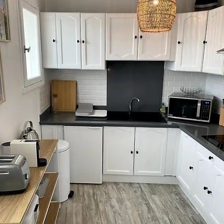 Cozy Completely Renovated With Breathtaking Views Of The Port Apartamento Saint-Martin-de-Ré