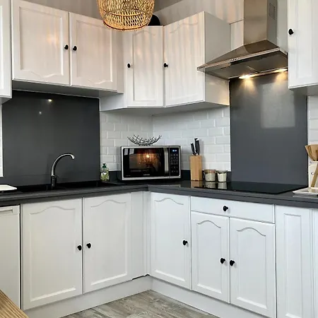 Cozy Completely Renovated With Breathtaking Views Of The Port * Saint-Martin-de-Re