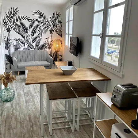 Cozy Completely Renovated With Breathtaking Views Of The Port Apartamento *