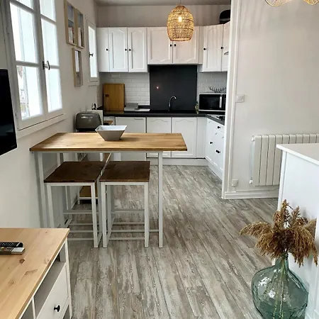 Cozy Completely Renovated With Breathtaking Views Of The Port