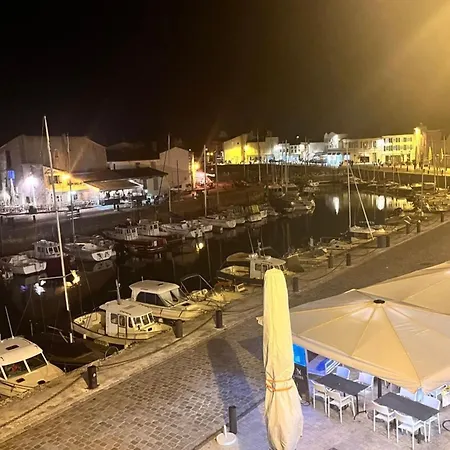 Apartment Cozy Completely Renovated With Breathtaking Views Of The Port