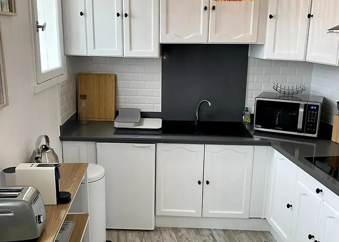 Cozy Completely Renovated With Breathtaking Views Of The Port Appartement Saint-Martin-de-Ré