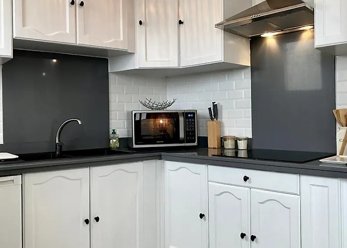 Cozy Completely Renovated With Breathtaking Views Of The Port * Saint-Martin-de-Ré