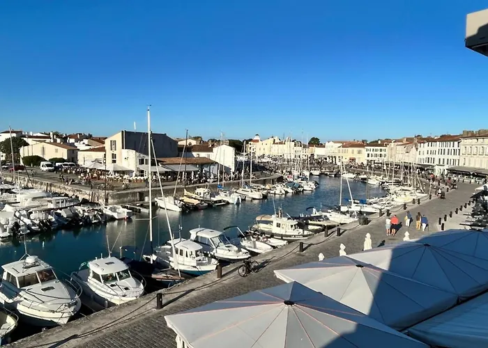 Cozy Completely Renovated With Breathtaking Views Of The Port