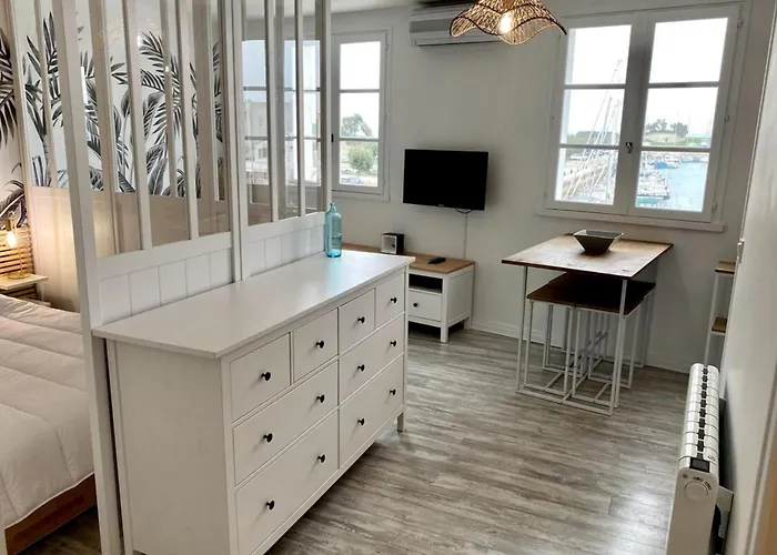 Cozy Completely Renovated With Breathtaking Views Of The Port Appartement